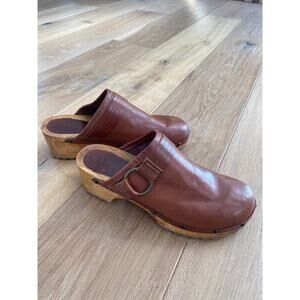 Women’s Passofino Brazil Leather Clogs SZ 9